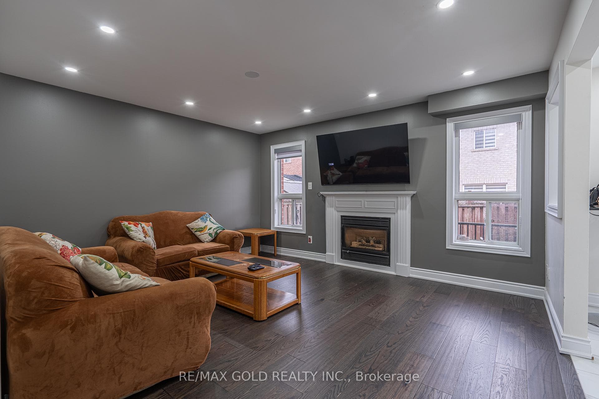 6 Meadow Glade Road - Detached photo 6 of 36 in Brampton, Ontario