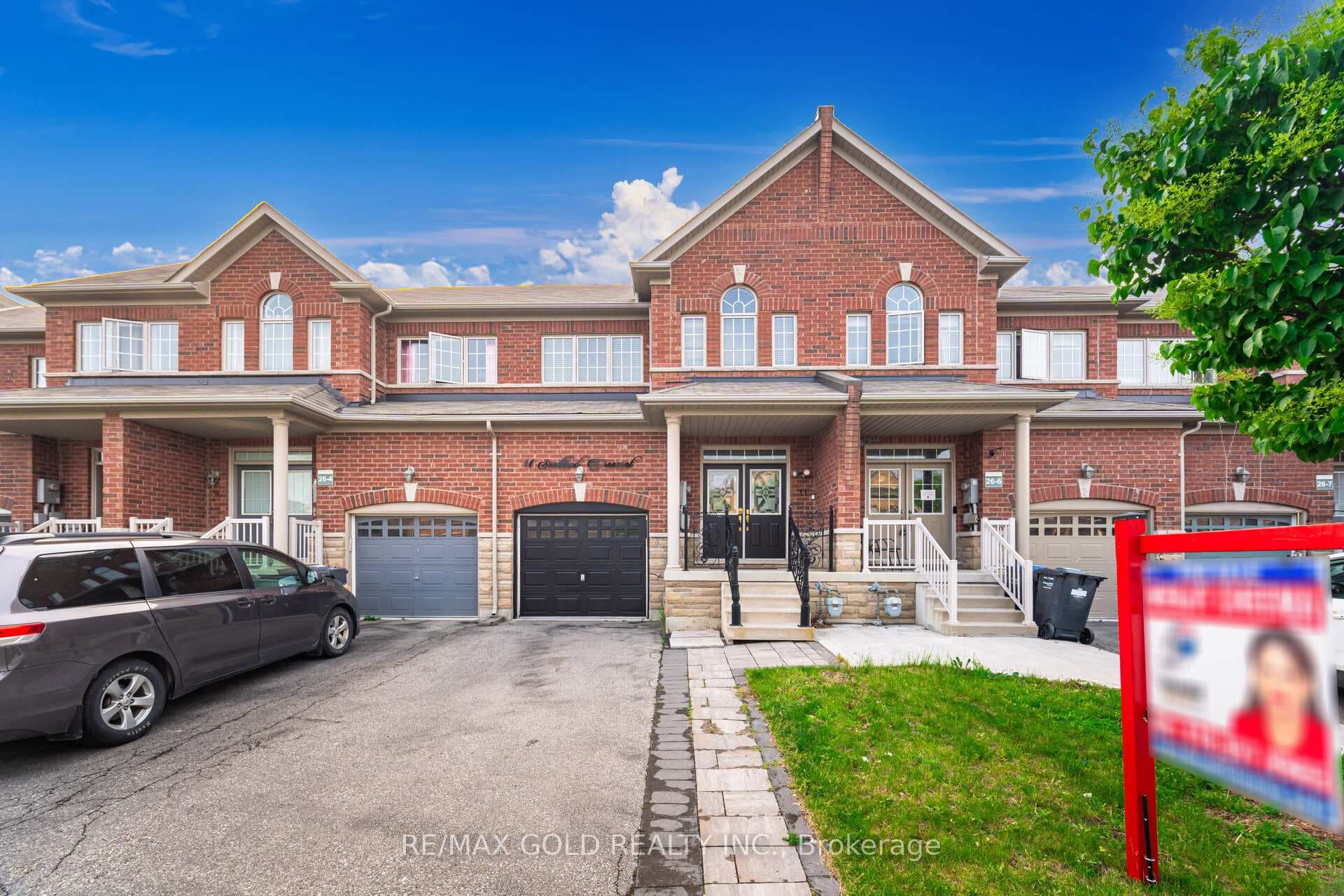 11 Seedland Crescent - Townhouse for sale in Castlemore, Ontario