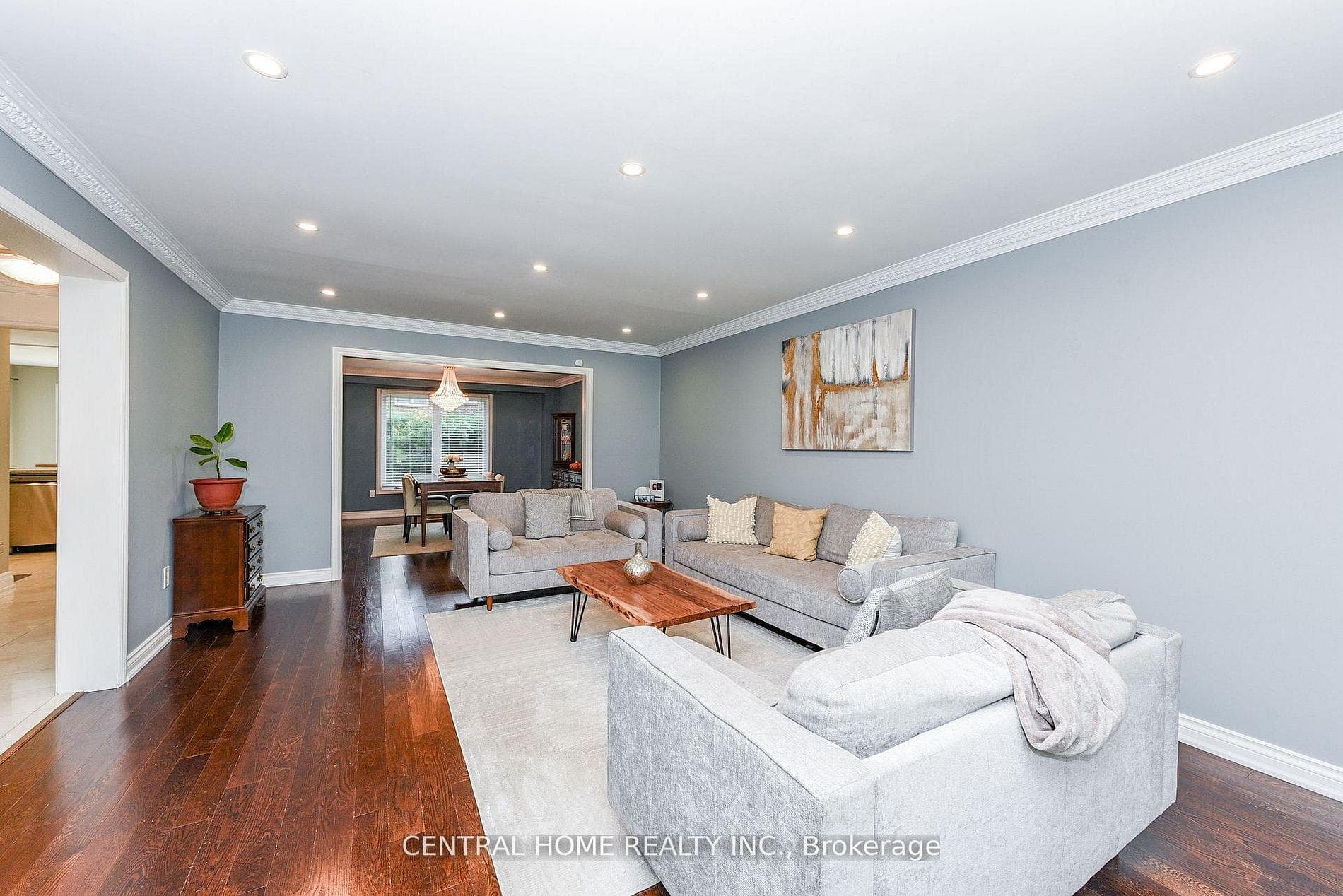 4 Robaldon Road - Detached photo 7 of 40 in Etobicoke (Islington / Rexdale), Ontario