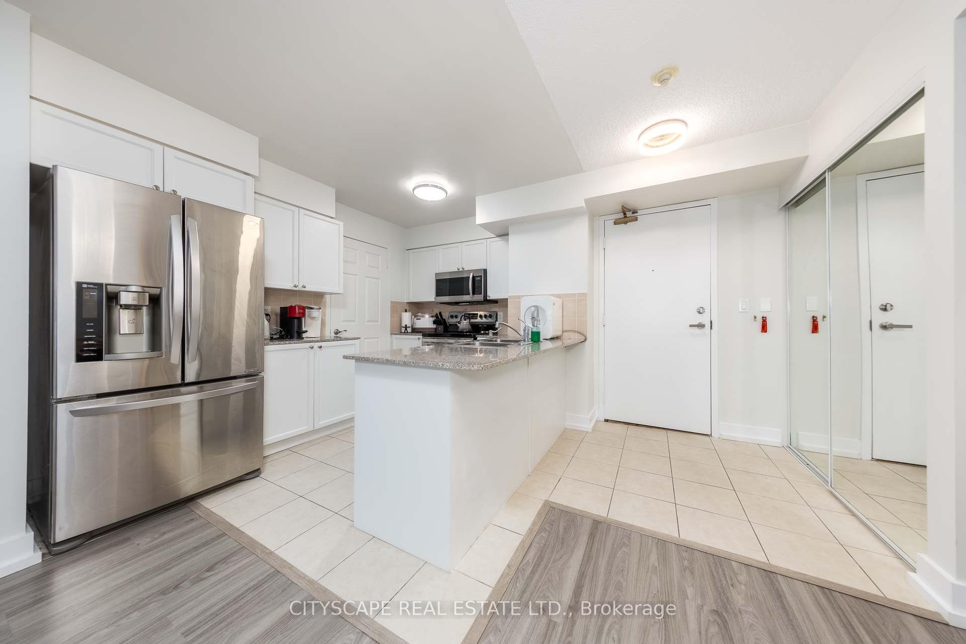 5940 Yonge Street Unit 609 - Condo photo 18 of 20 in Thornhill / Willowdale, Ontario