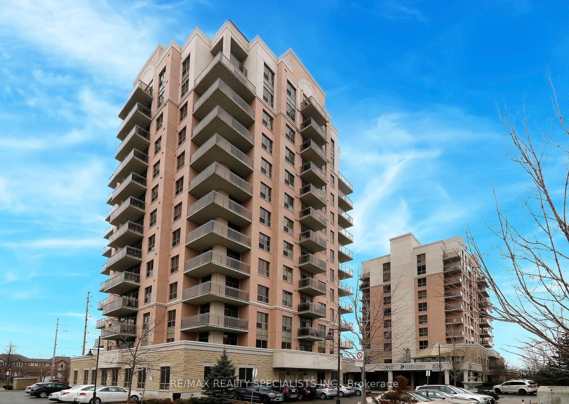 810 Scollard Court Unit 809 - home for sale in Mississauga, Ontario