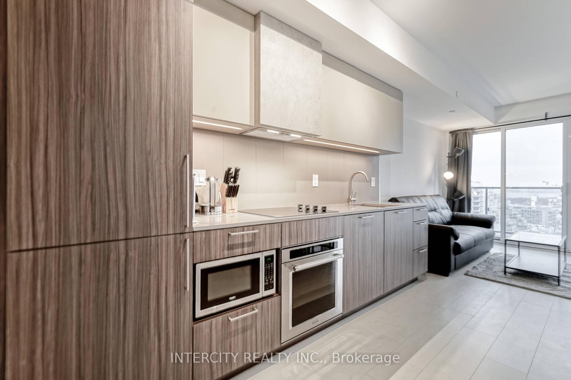 19 Western Battery Road Unit 2709 - Condo photo 4 of 7 in Downtown Toronto / Waterfront, Ontario