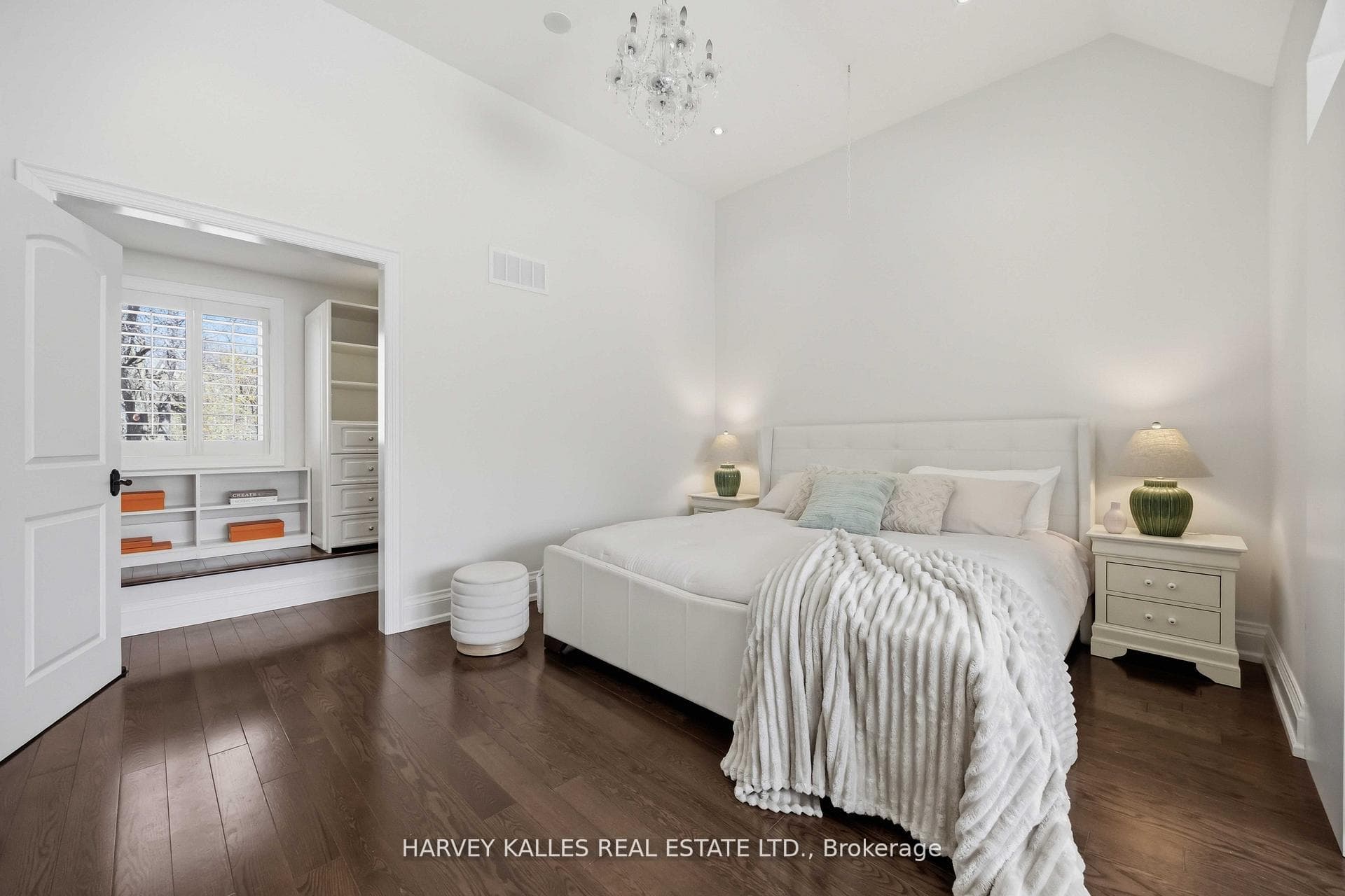 27 Ashley Park Road - Detached photo 18 of 49 in Etobicoke (Islington / Rexdale), Ontario