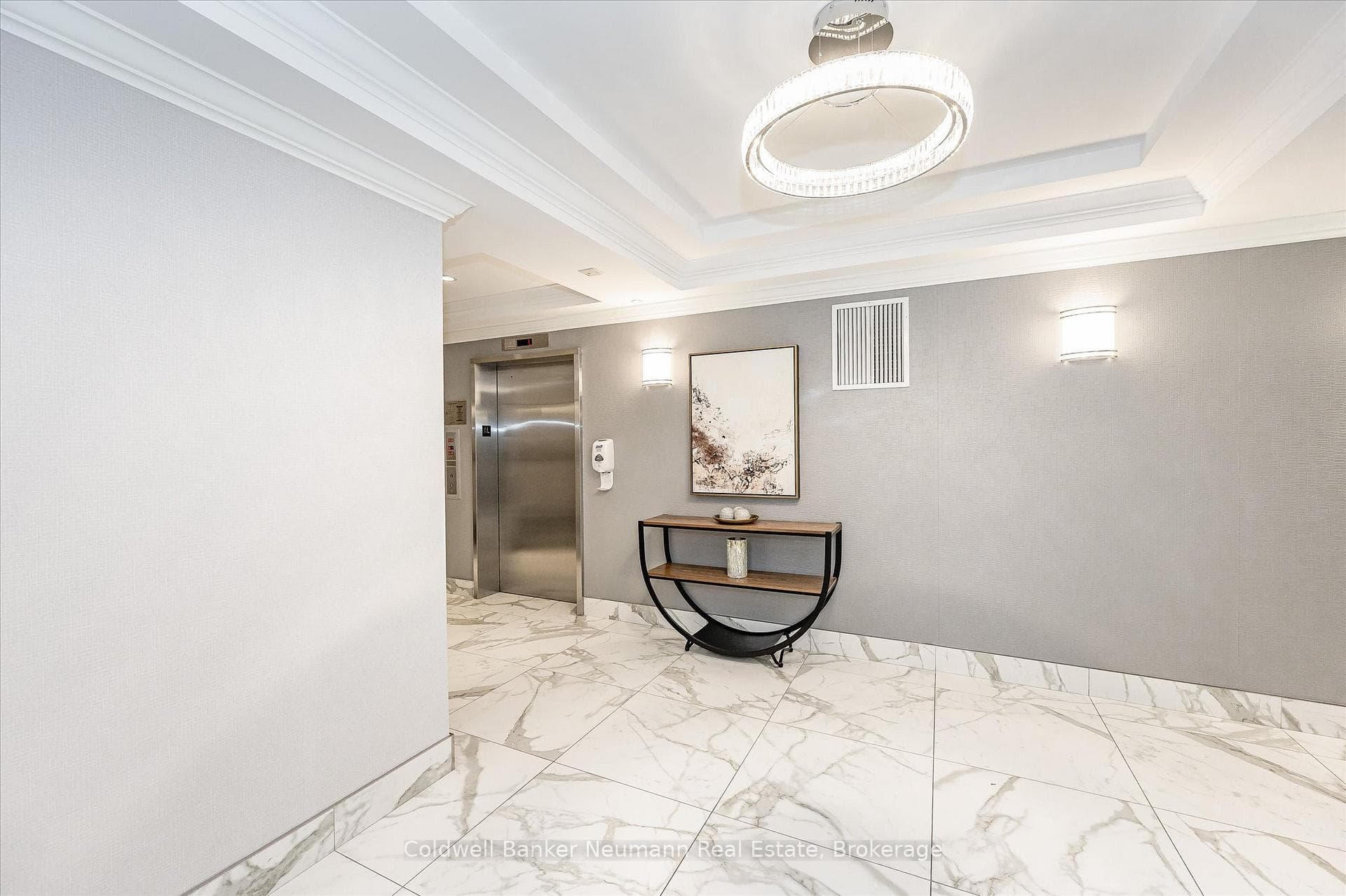 40 Old Mill Road Unit 804 - Condo photo 6 of 31 in Oakville, Ontario