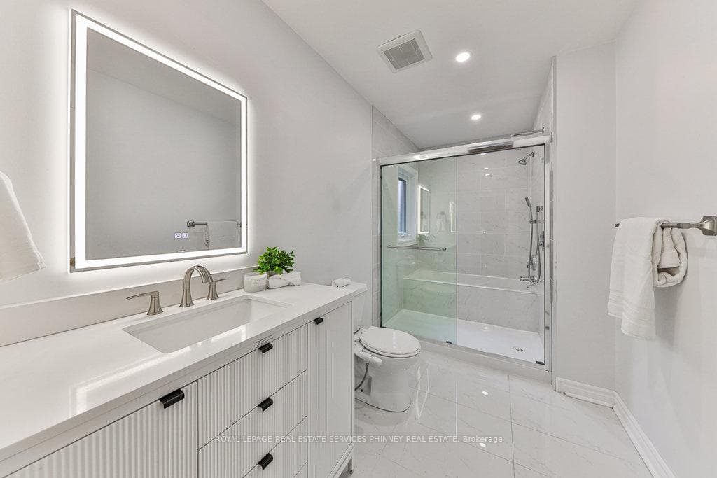 200 Lexington Road - Detached photo 17 of 37 in Oakville, Ontario