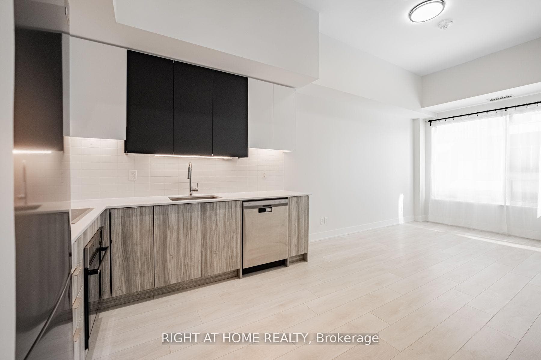 2485 Taunton Road Unit 451 - Condo photo 12 of 27 in Oakville, Ontario