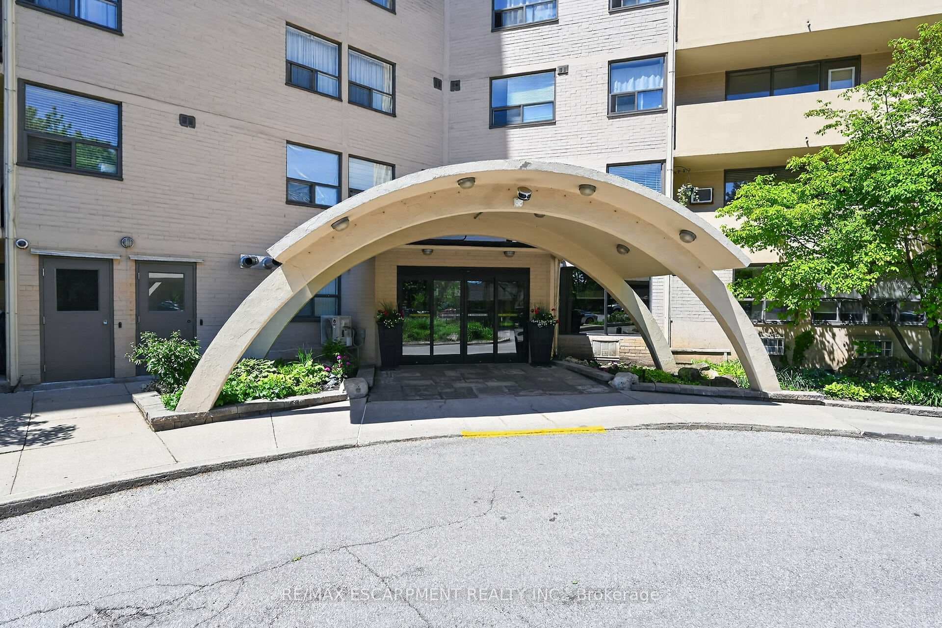 700 Dynes Road Unit 101 - Condo photo 1 of 48 in Burlington, Ontario