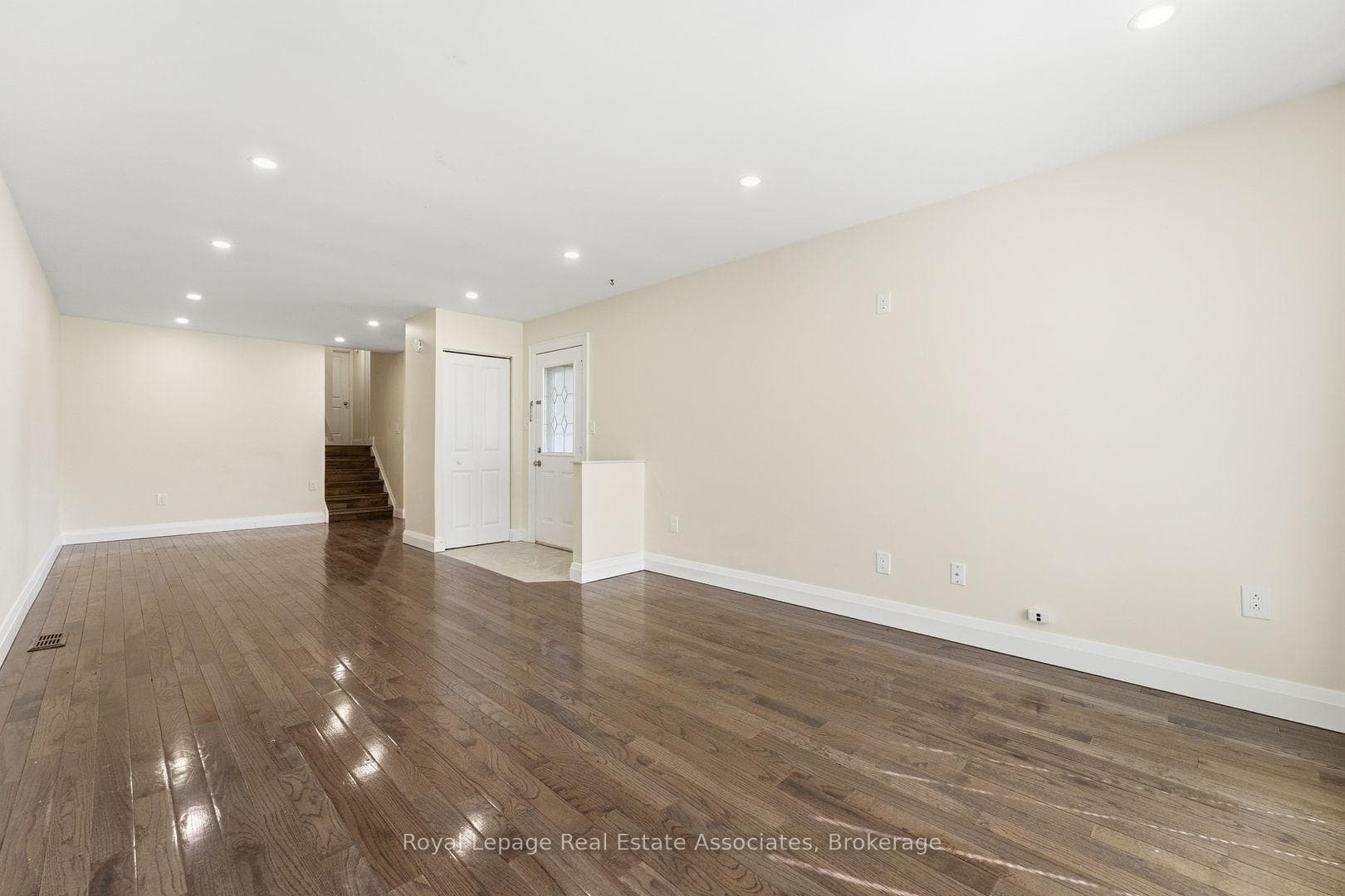 2362 Greenbank Trail - Semi-Detached photo 6 of 50 in Burlington, Ontario