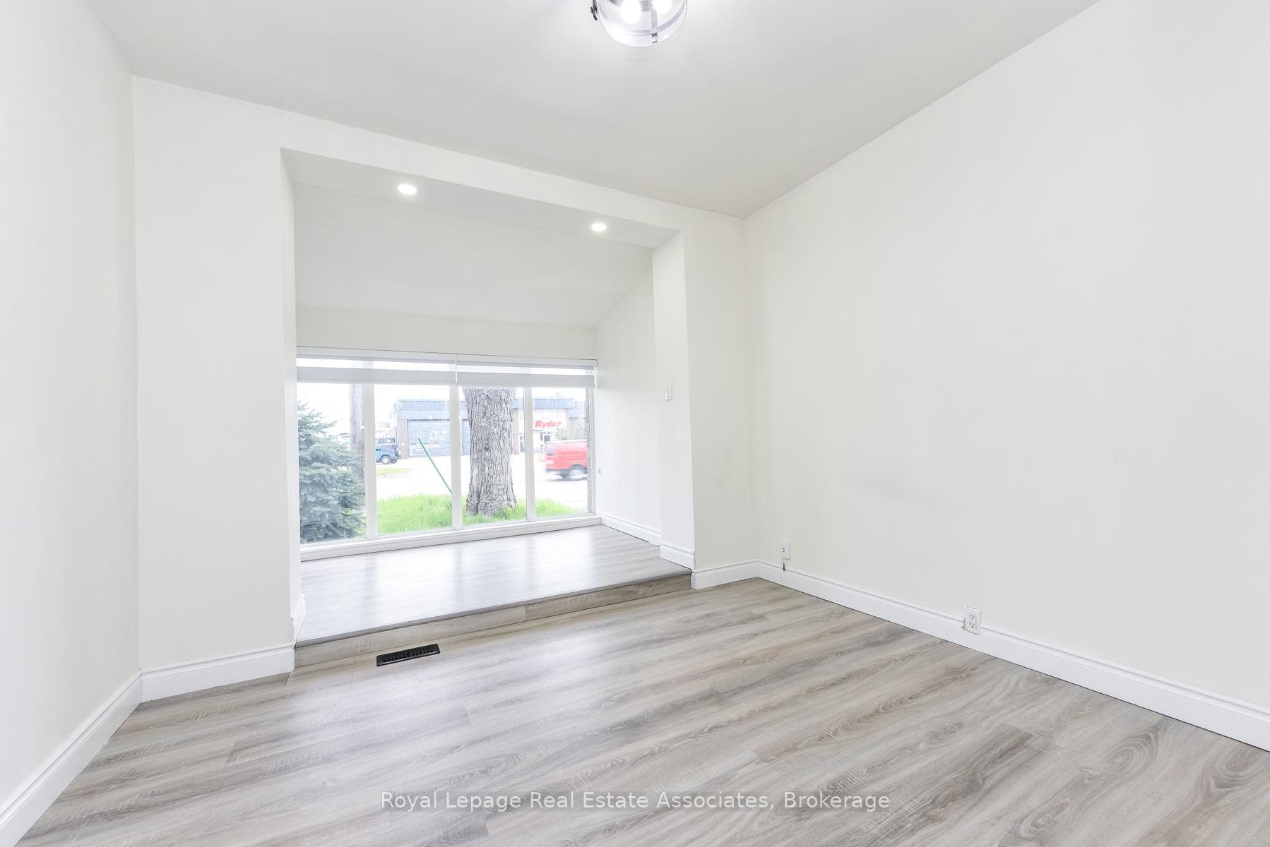 665 Kipling Avenue - Commercial photo 27 of 43 in Etobicoke (Islington / Rexdale), Ontario