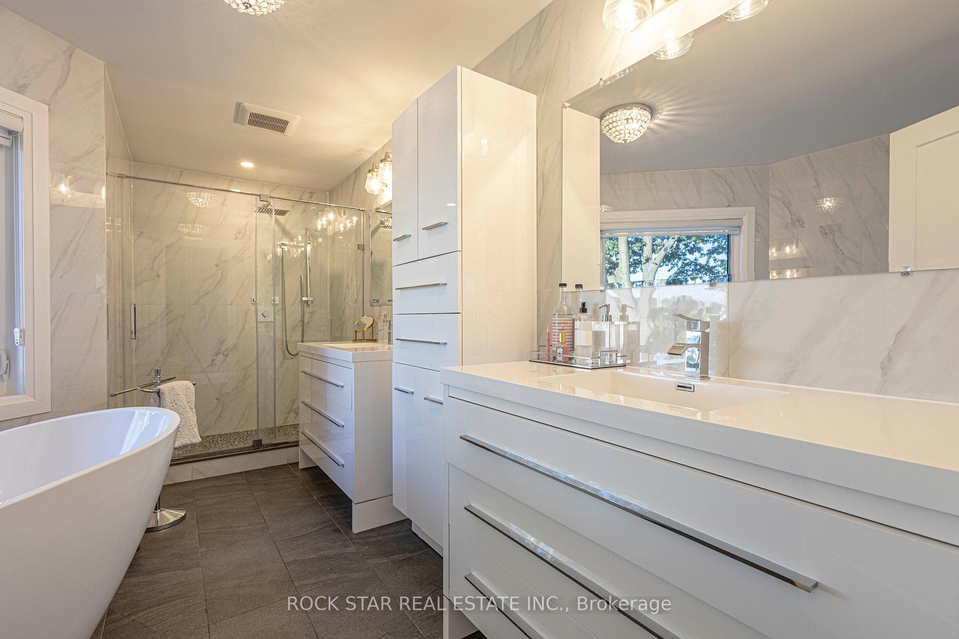 2055 Courtland Crescent - Detached photo 24 of 40 in Mississauga, Ontario