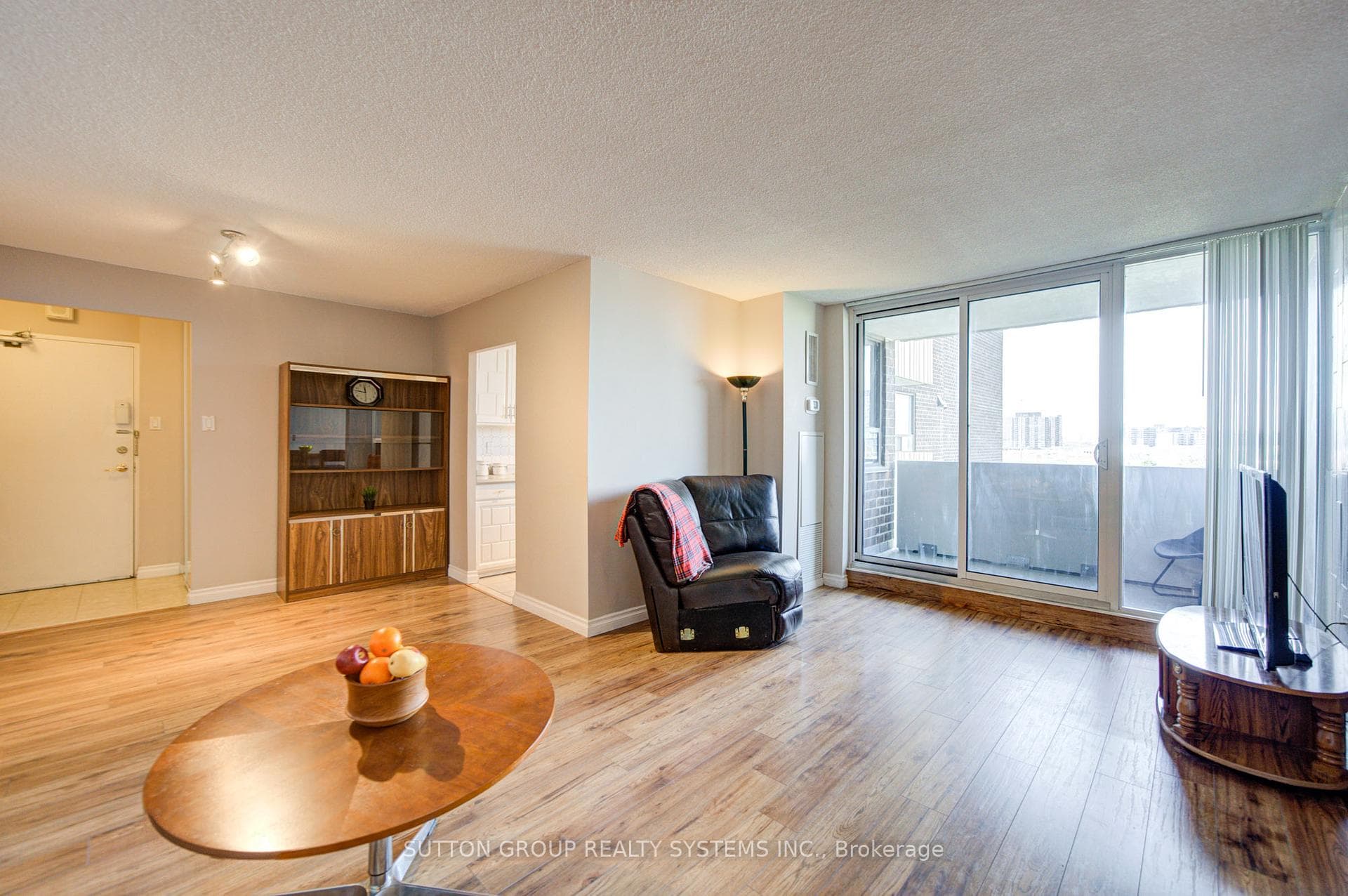 10 Muirhead Road Unit 806 - Condo photo 7 of 45 in Hillcrest Village / Bayview Village, Ontario