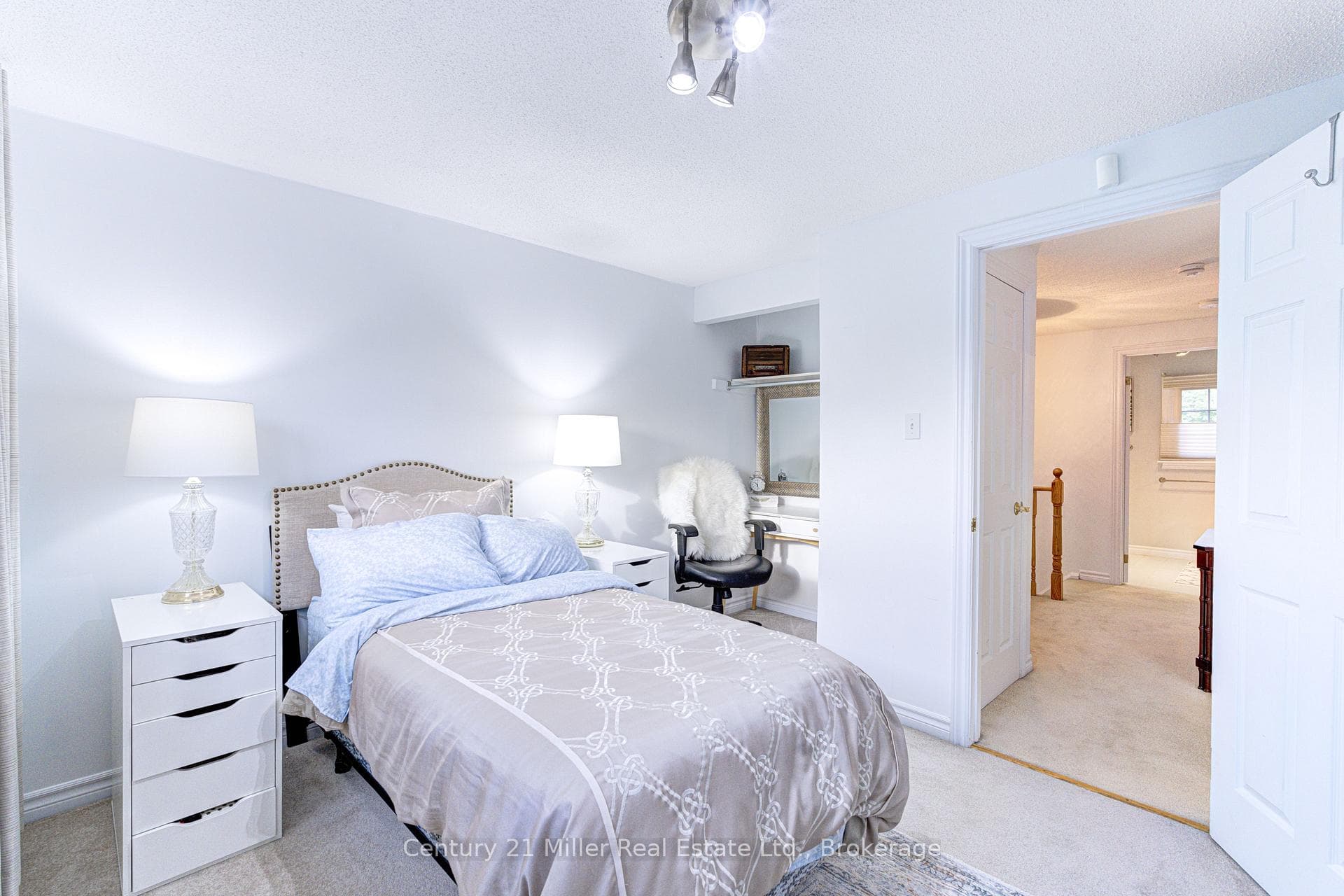 2256 MARGOT Street - Townhouse photo 25 of 46 in Oakville, Ontario