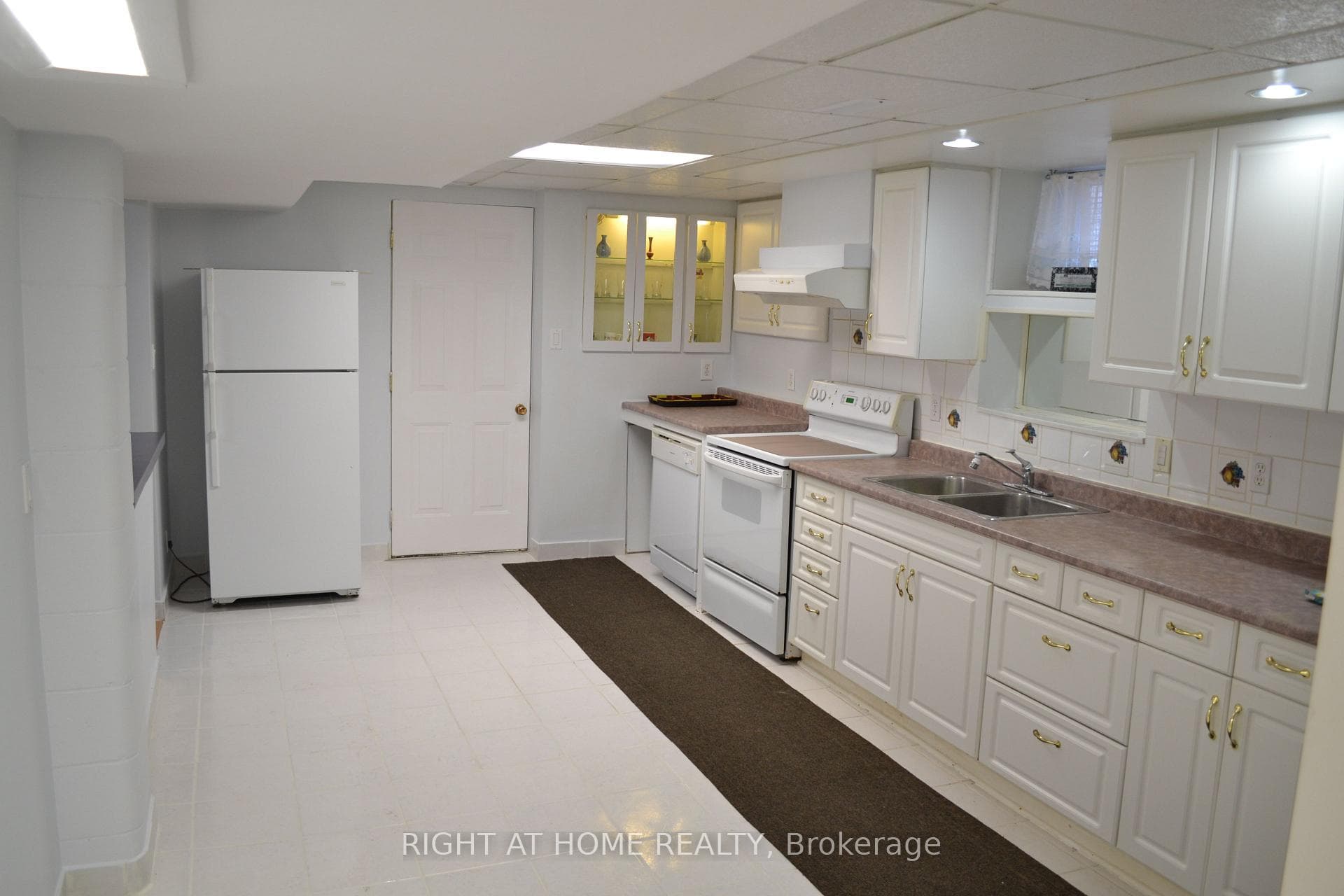 505 Mohawk Road Unit Basement - Detached photo 1 of 7 in Hamilton, Ontario