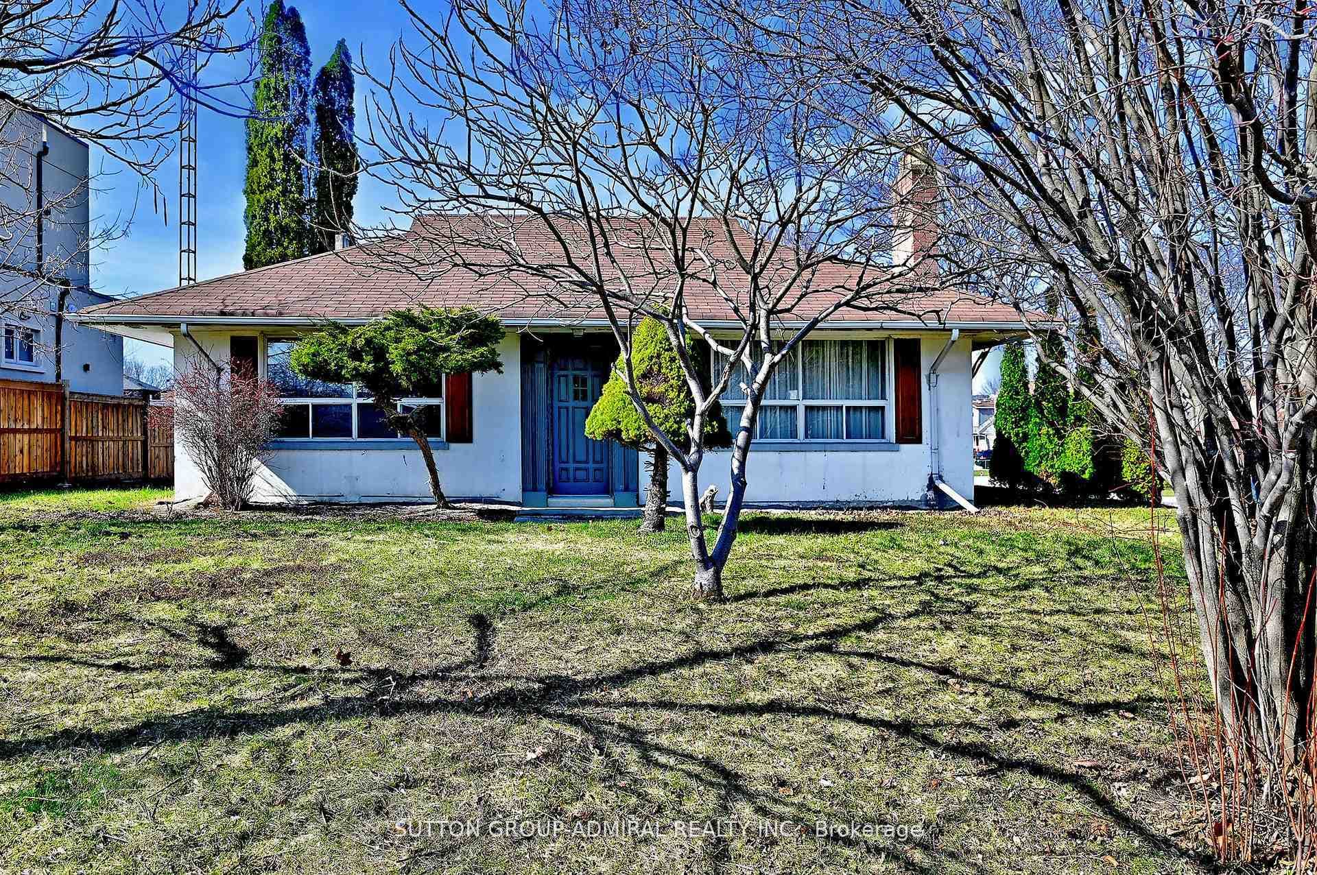 58 Harlow Crescent - home for sale in Etobicoke (West Mall / Rexdale), Ontario