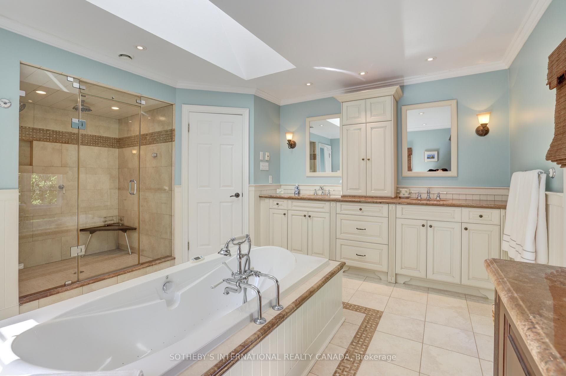 1379 Meadow Green Court - Detached photo 21 of 50 in Mississauga, Ontario
