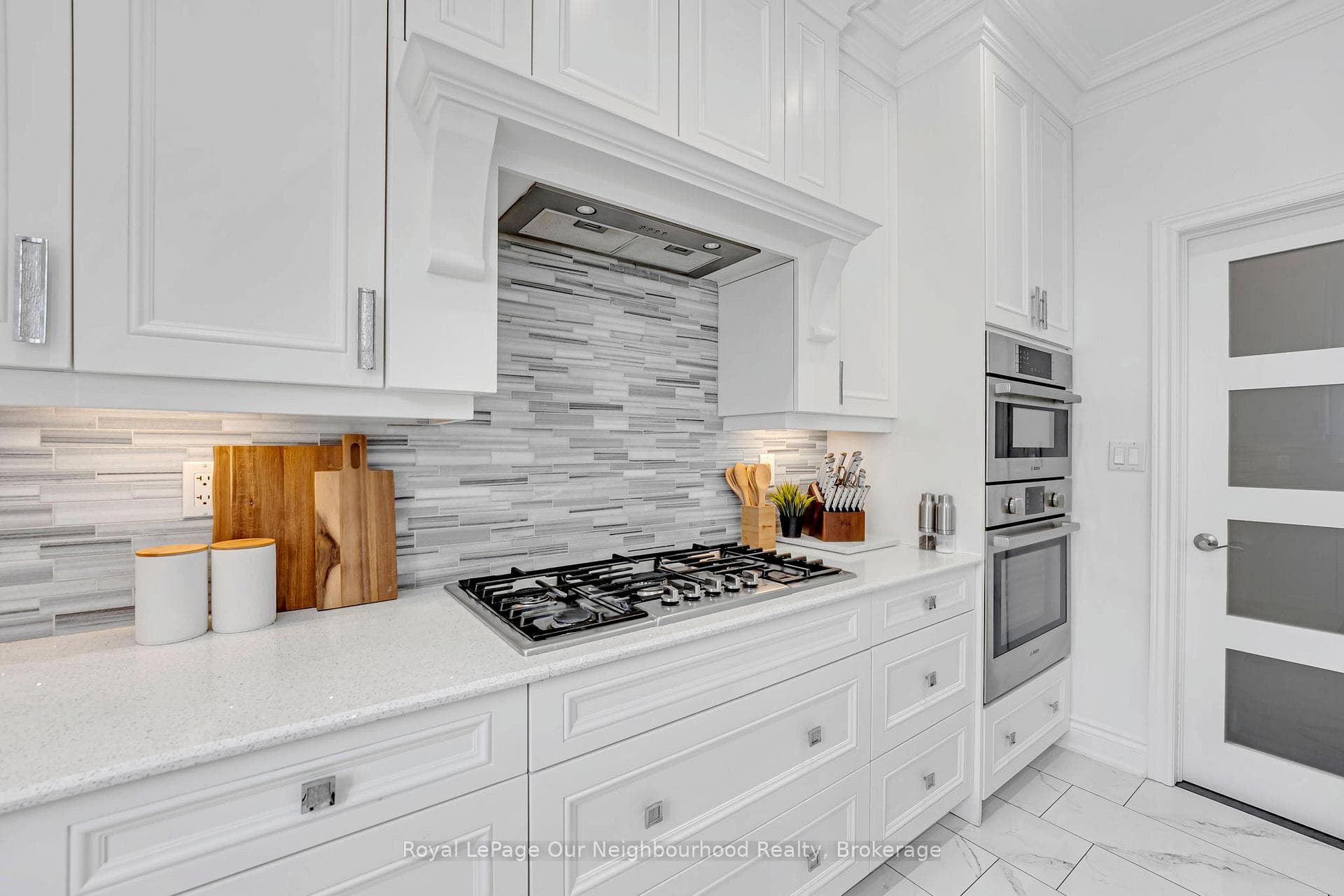 4689 Leanna Heights Road - Detached photo 10 of 39 in Burlington, Ontario
