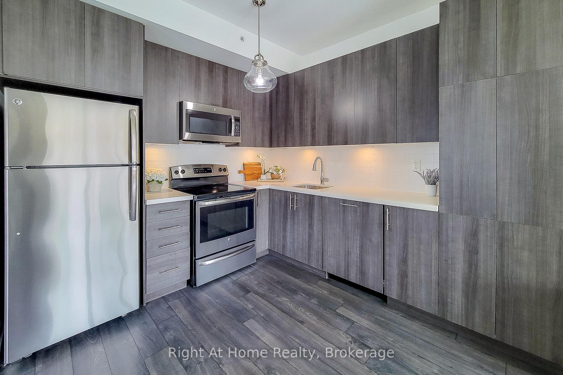 1284 Guelph Line Unit 318 - Condo photo 13 of 38 in Burlington, Ontario