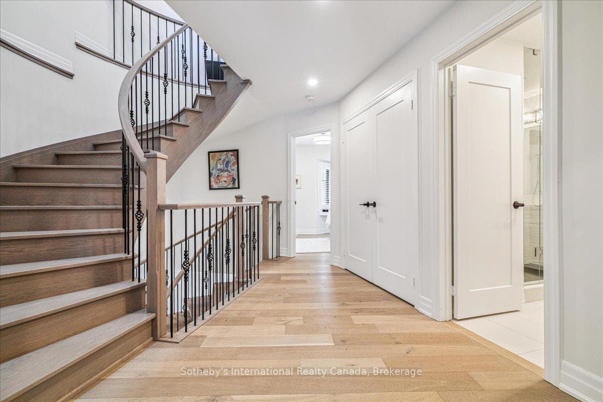 10 Southwind Terrace - Townhouse photo 18 of 43 in Oakville, Ontario
