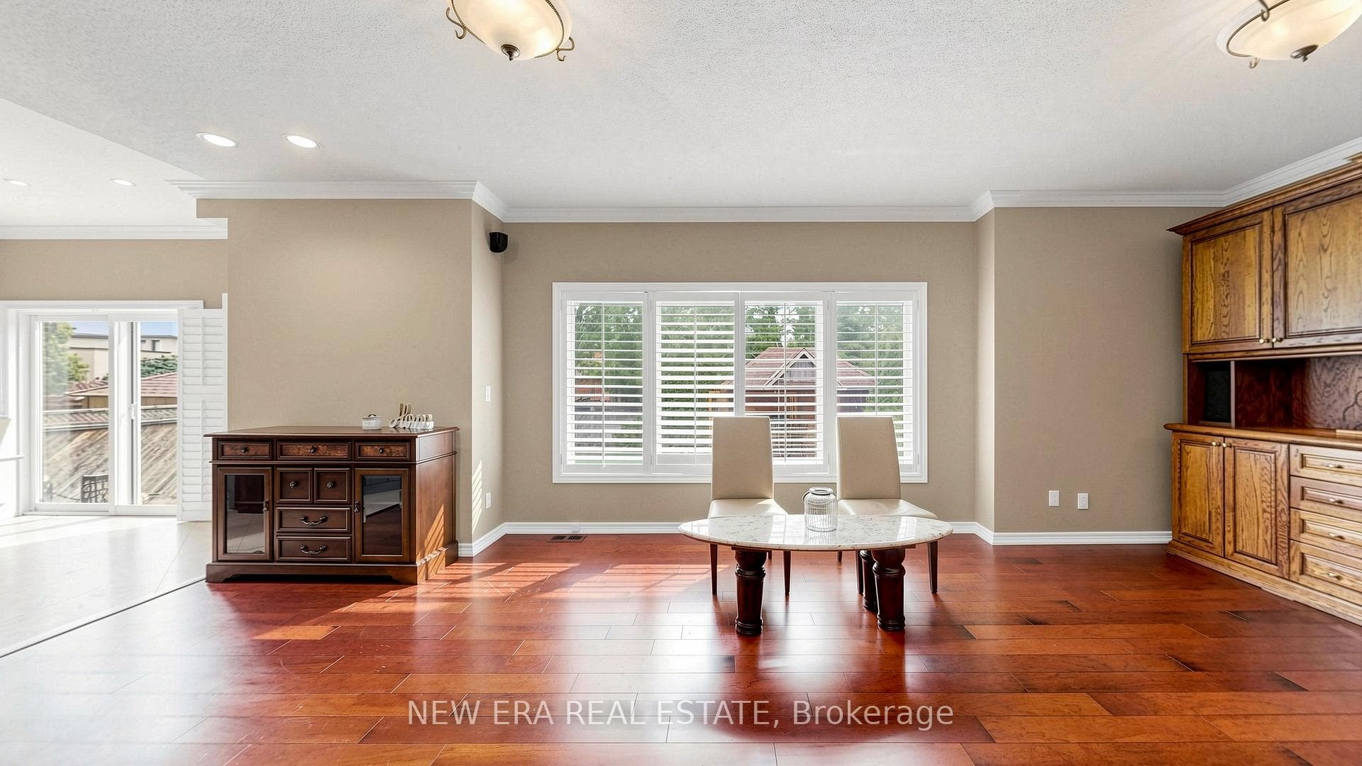 1206 Lindenrock Drive - Detached photo 9 of 50 in Oakville, Ontario