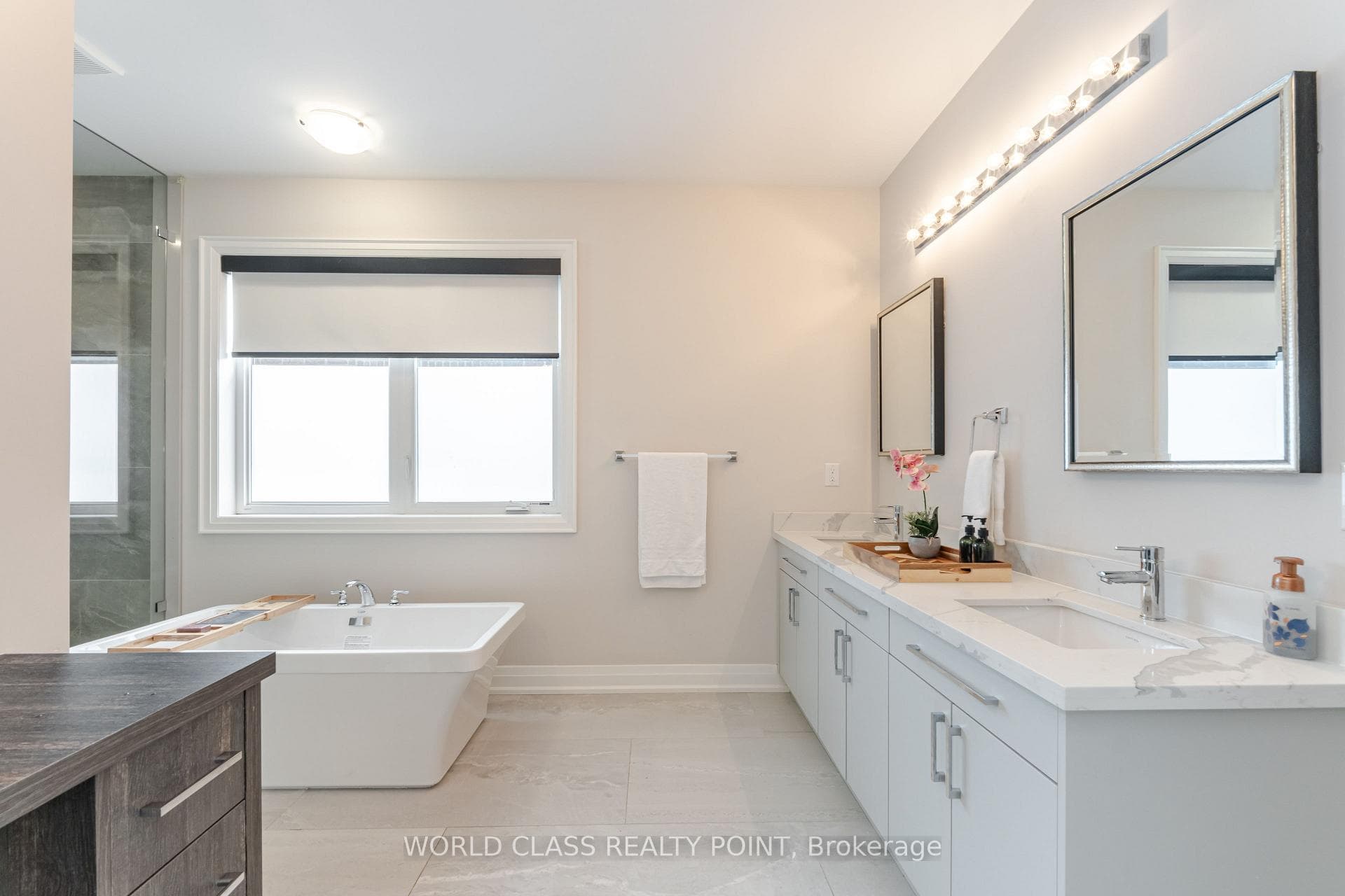 560 Woodview Road - Detached photo 24 of 39 in Burlington, Ontario