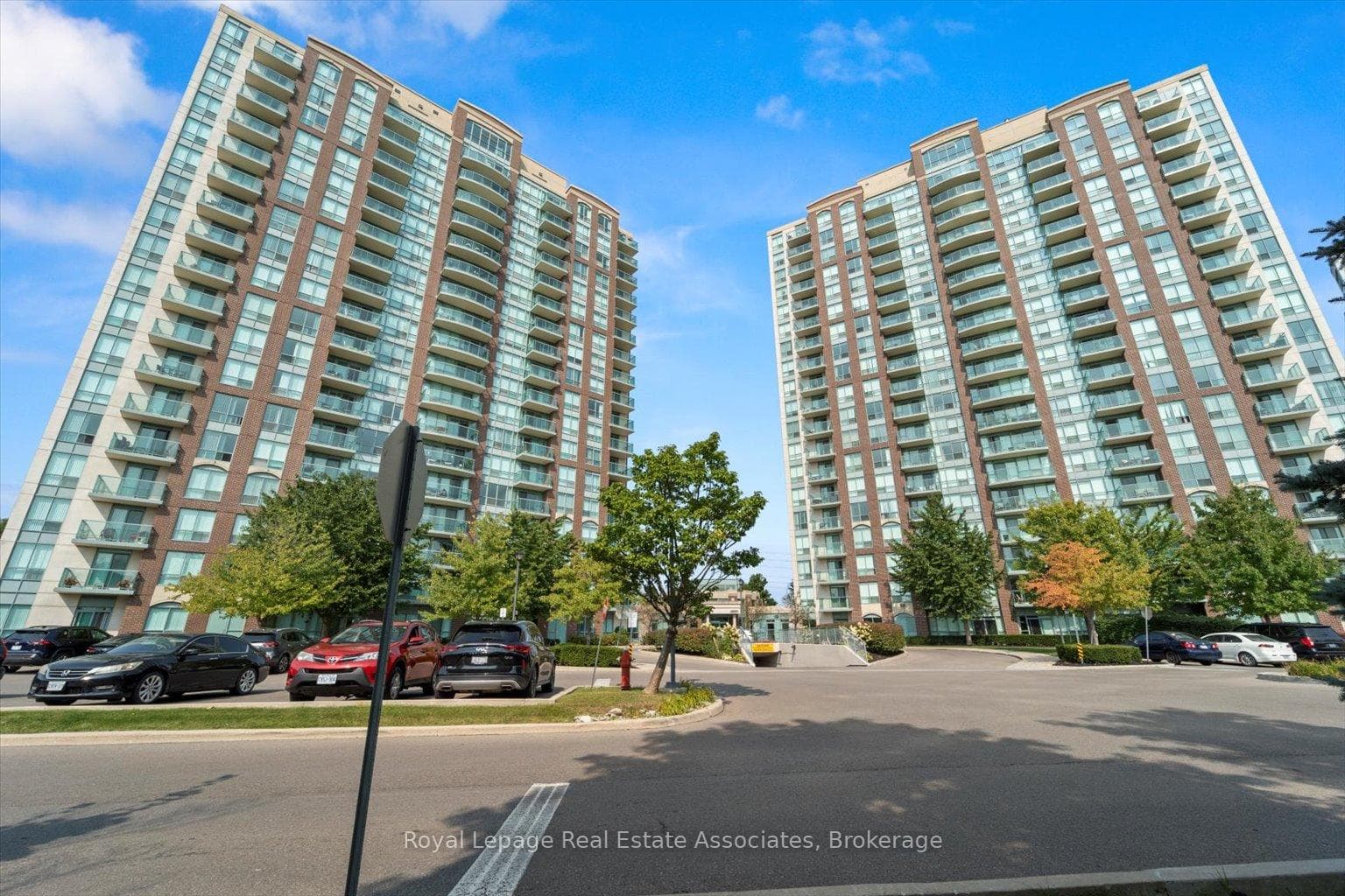 4879 Kimbermount Avenue Unit 401 - home for sale in Mississauga, Ontario