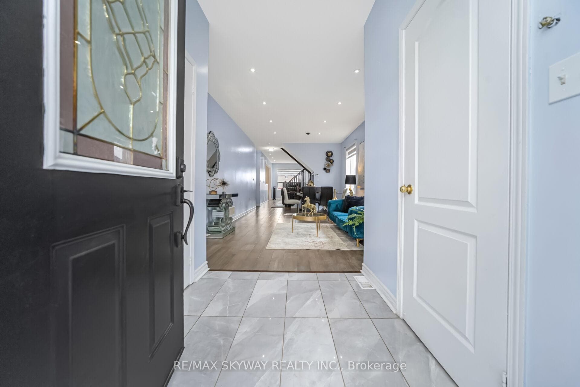 54 Sled Dog Road - Detached photo 4 of 50 in Brampton, Ontario