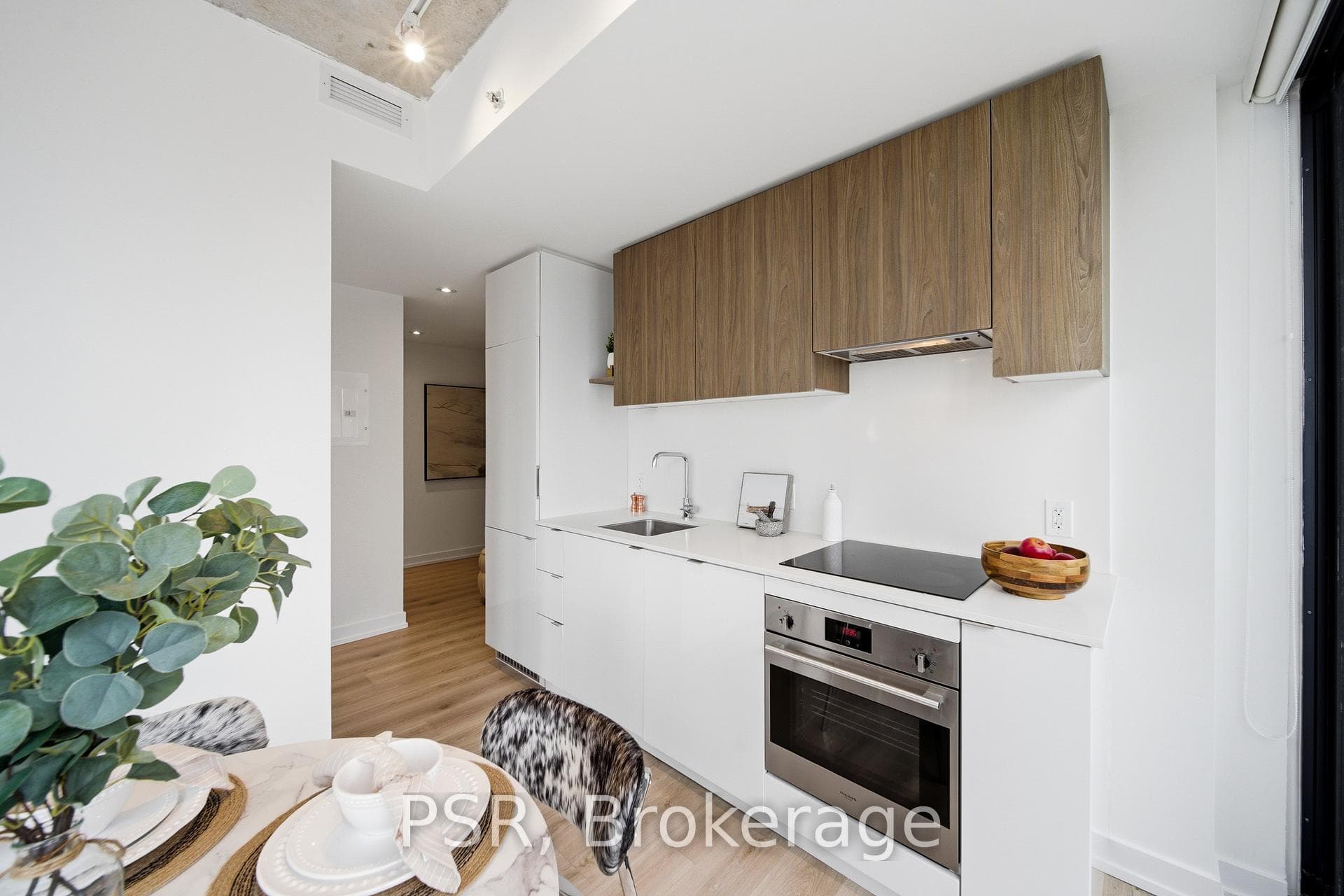 161 Roehampton Avenue Unit 2005 - Condo photo 13 of 25 in Leaside / Davisville, Ontario