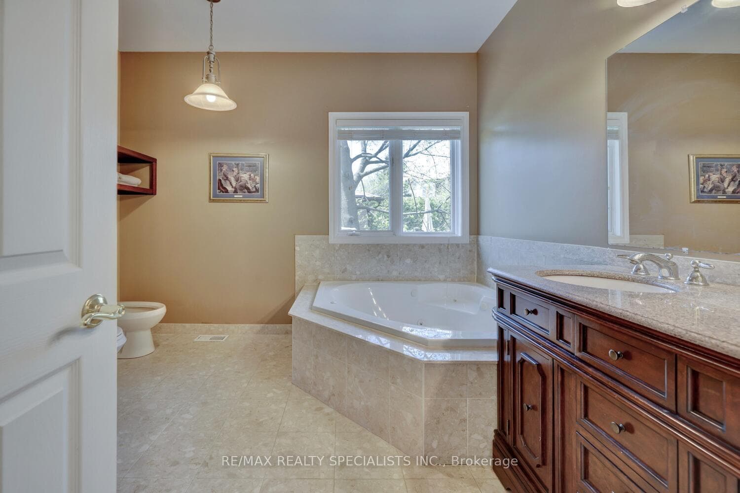 2141 Fowler Lane - Detached photo 23 of 44 in Mississauga, Ontario