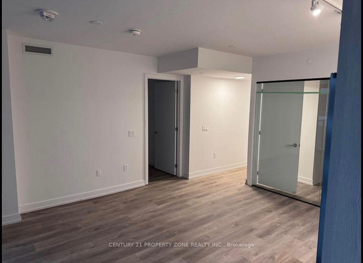 1 Jarvis Street Unit 723 - Condo photo 2 of 8 in Hamilton, Ontario