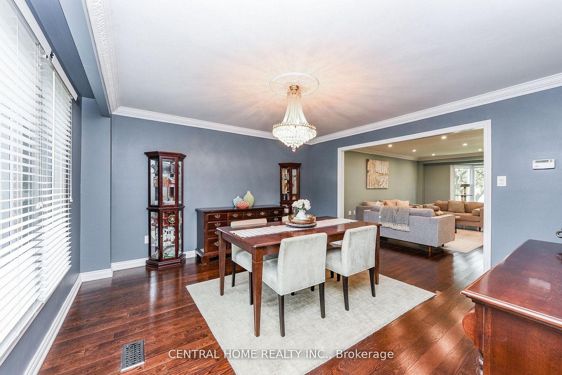 4 Robaldon Road - Detached photo 10 of 40 in Etobicoke (Islington / Rexdale), Ontario