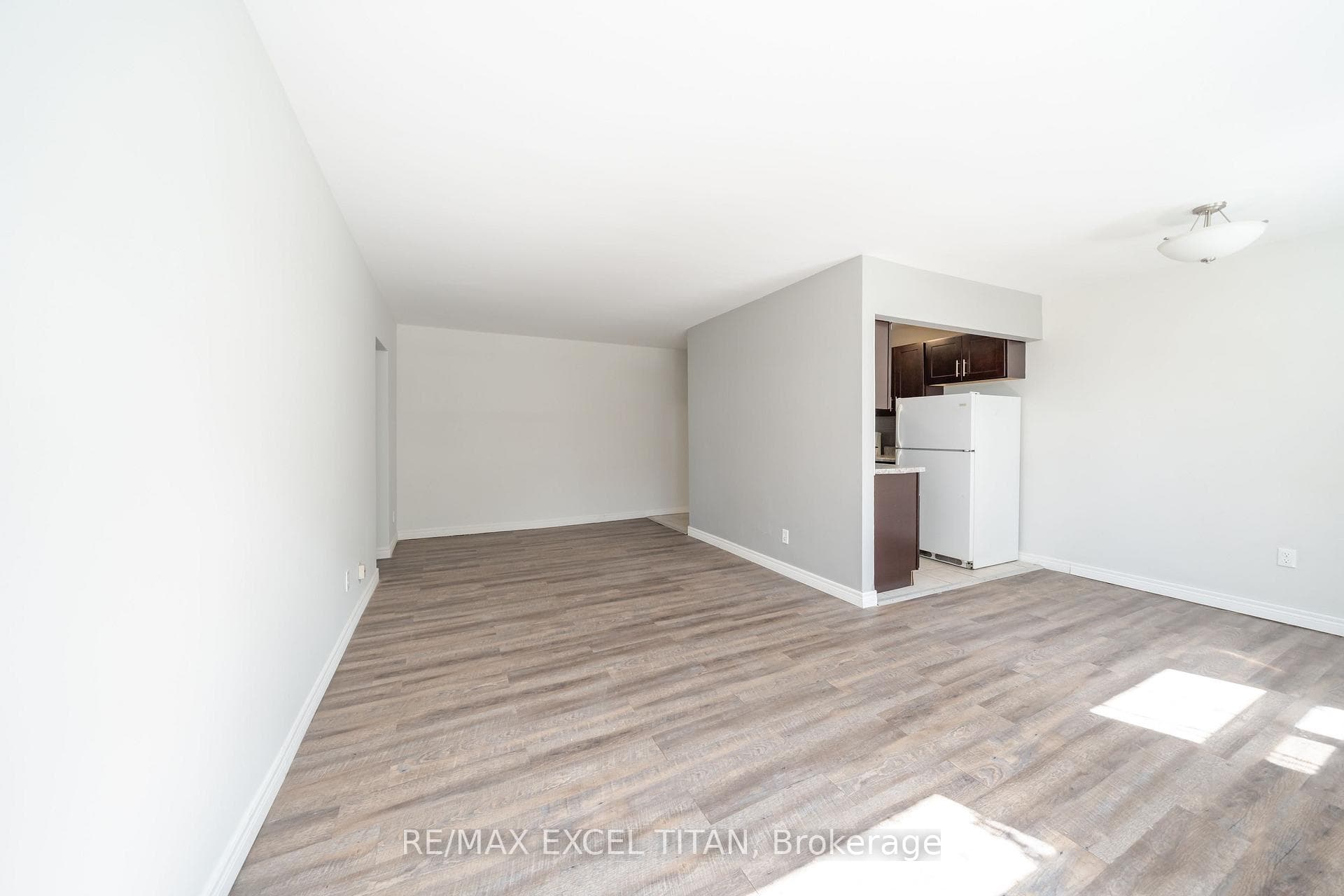 799 Robinson Street Unit 11 - Condo photo 8 of 13 in Burlington, Ontario