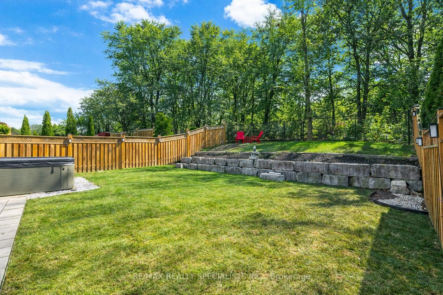 304 Barondale Drive - Detached photo 5 of 32 in Mississauga, Ontario