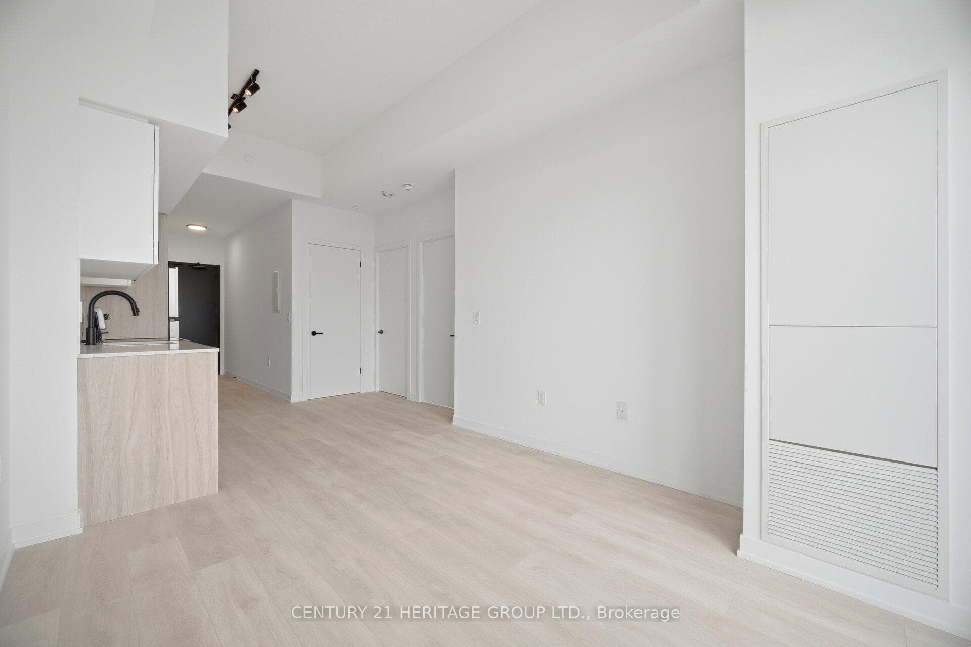 4878 POWERS COMMON Boulevard Unit C1601 - Condo photo 4 of 14 in Burlington, Ontario