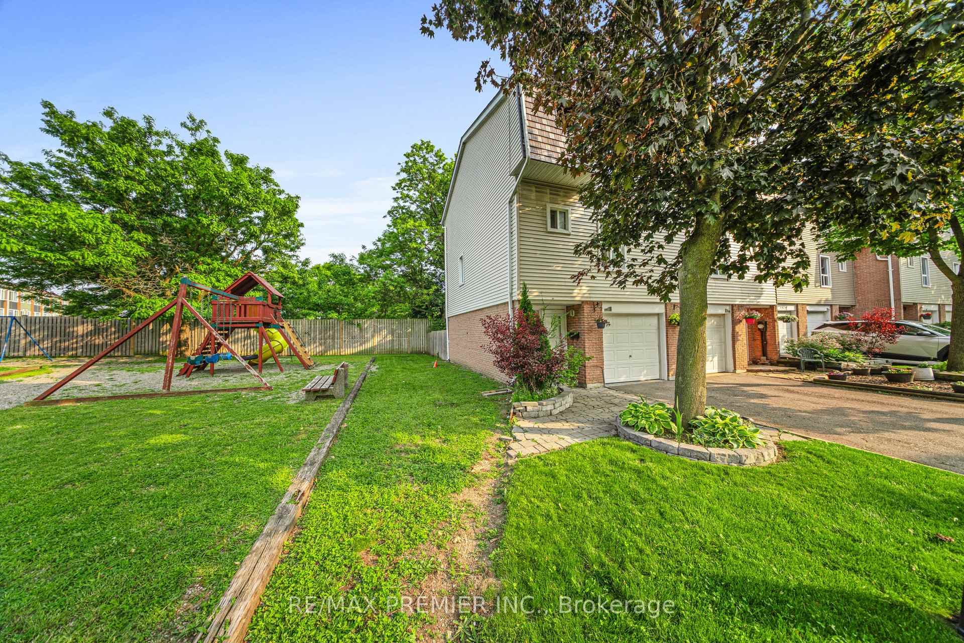 120 Ellerslie Road - Condo photo 2 of 27 in Brampton, Ontario
