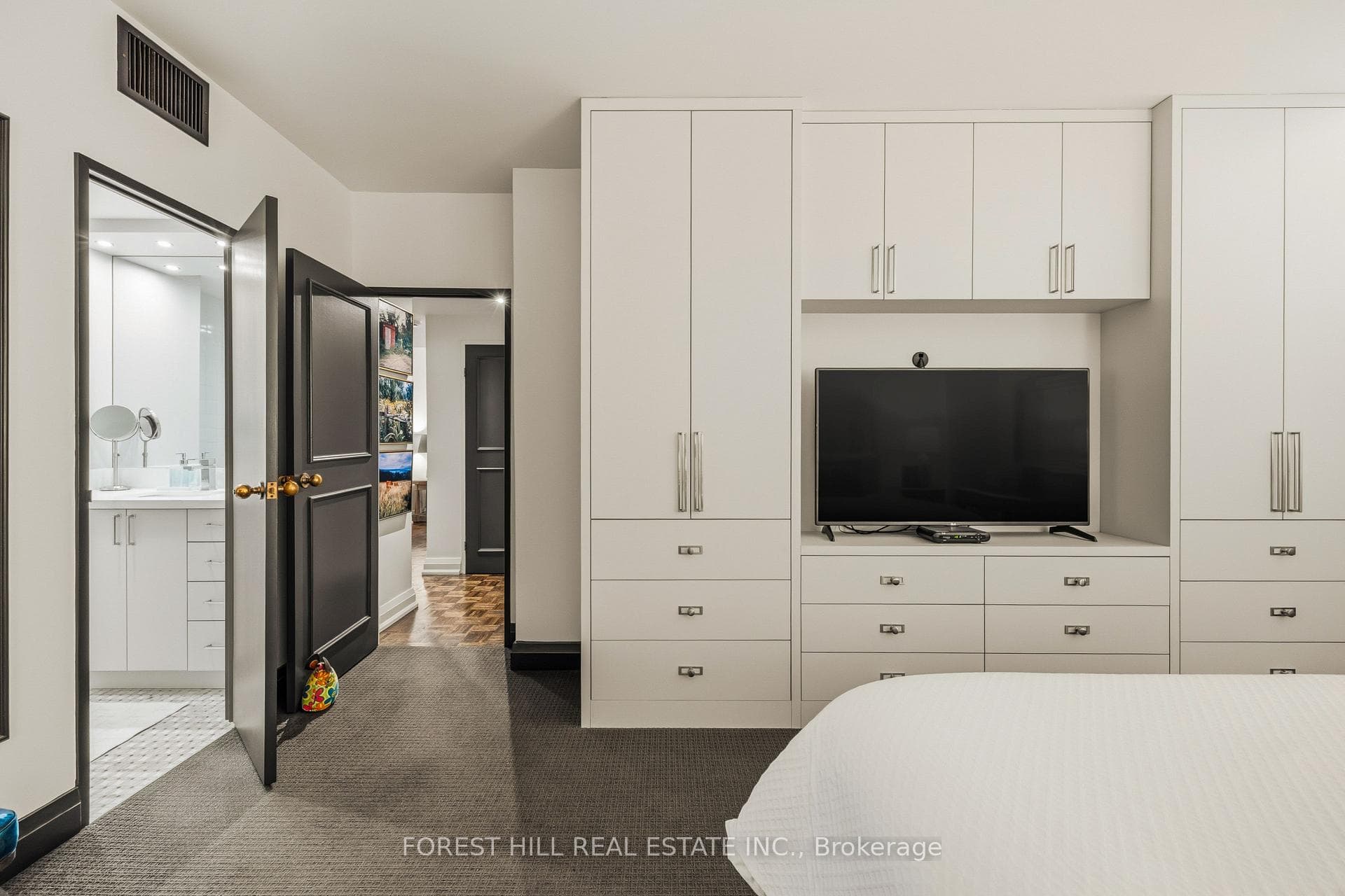 616 Avenue Road Unit 402 - Condo photo 15 of 22 in Annex / Yorkville / Summerhill, Ontario