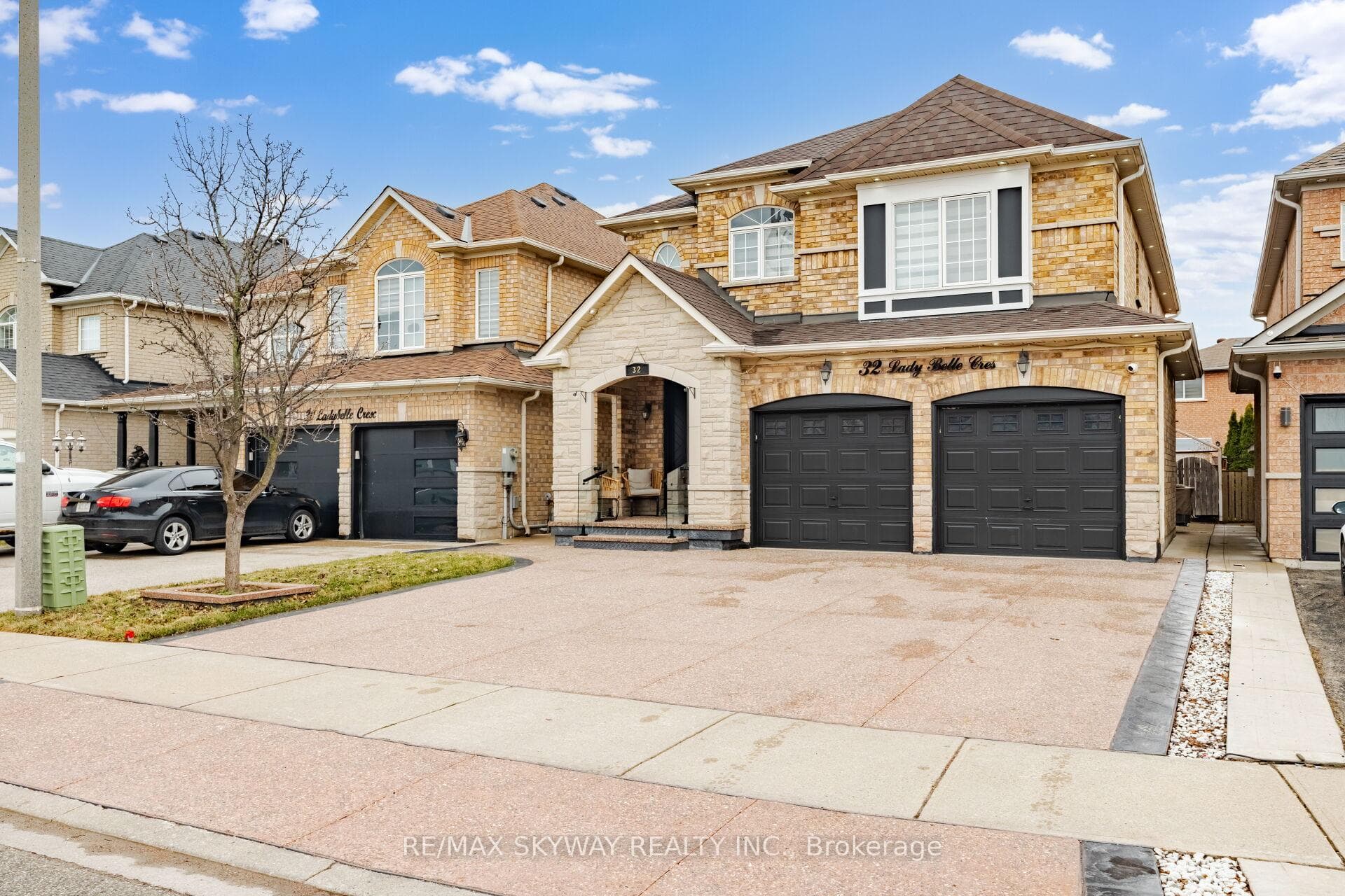 32 Lady Belle Crescent - Detached photo 3 of 49 in Brampton, Ontario