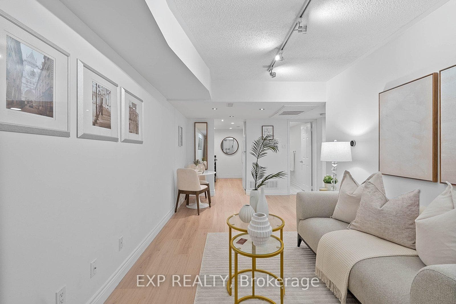 12 Portland Street Unit Th B - Condo photo 7 of 26 in Downtown Toronto / Waterfront, Ontario
