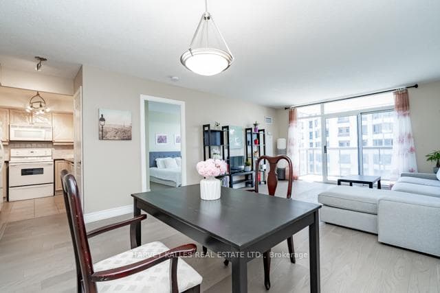 880 Grandview Way Unit 1209 - Condo photo 6 of 26 in Willowdale / Newtonbrook, Ontario