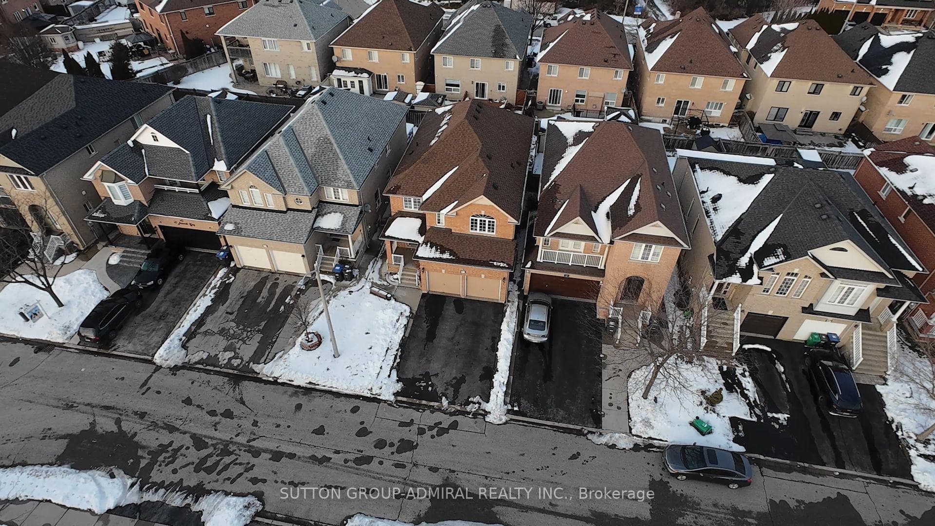 43 Newark Way - Detached photo 3 of 36 in Brampton, Ontario