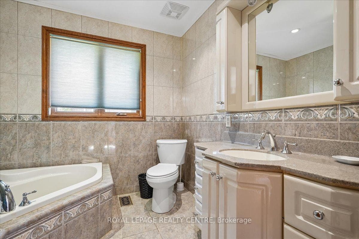1869 Folkway Drive - Detached photo 35 of 49 in Mississauga, Ontario