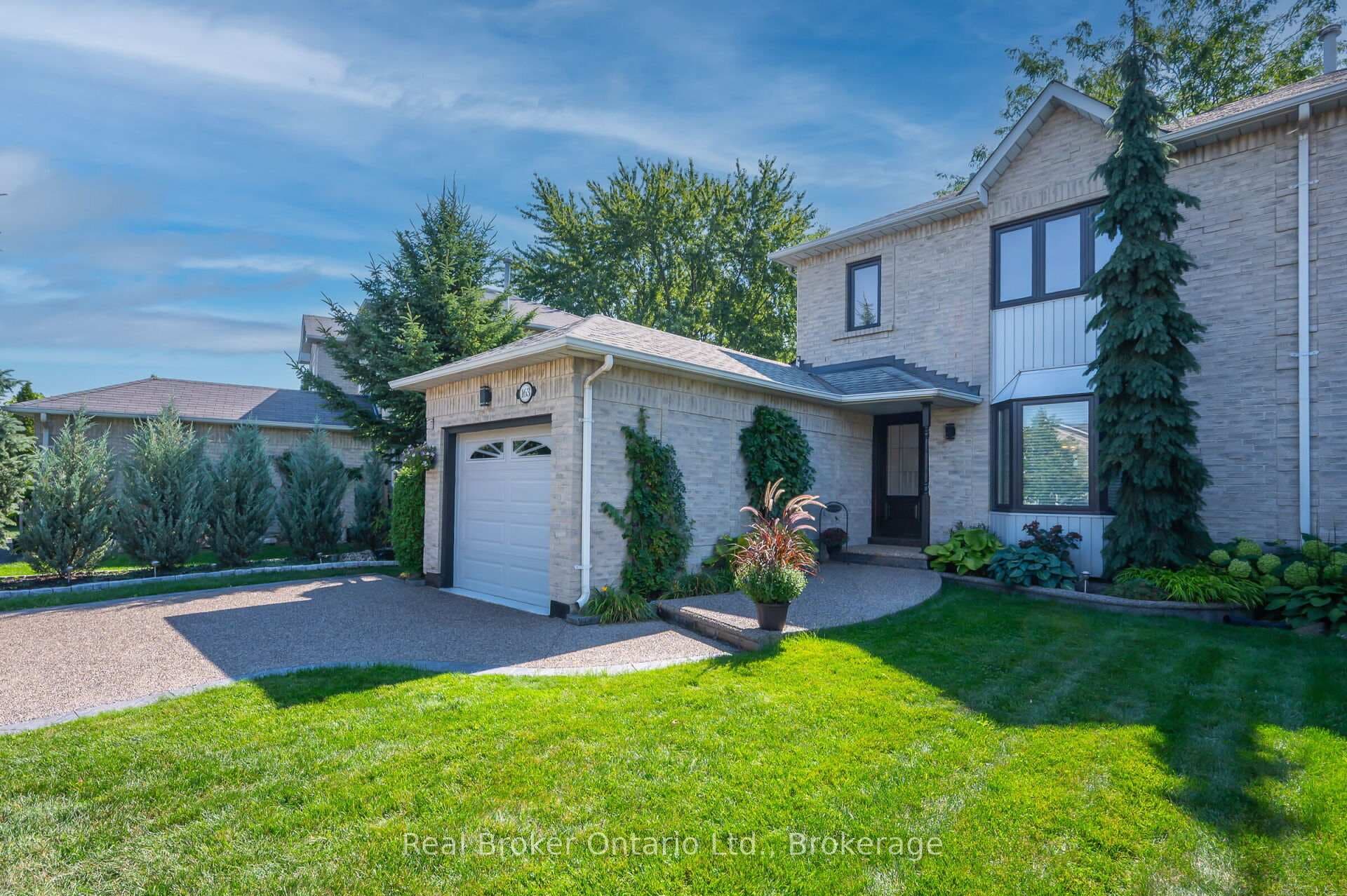 163 Ross Lane - home for sale in Oakville, Ontario