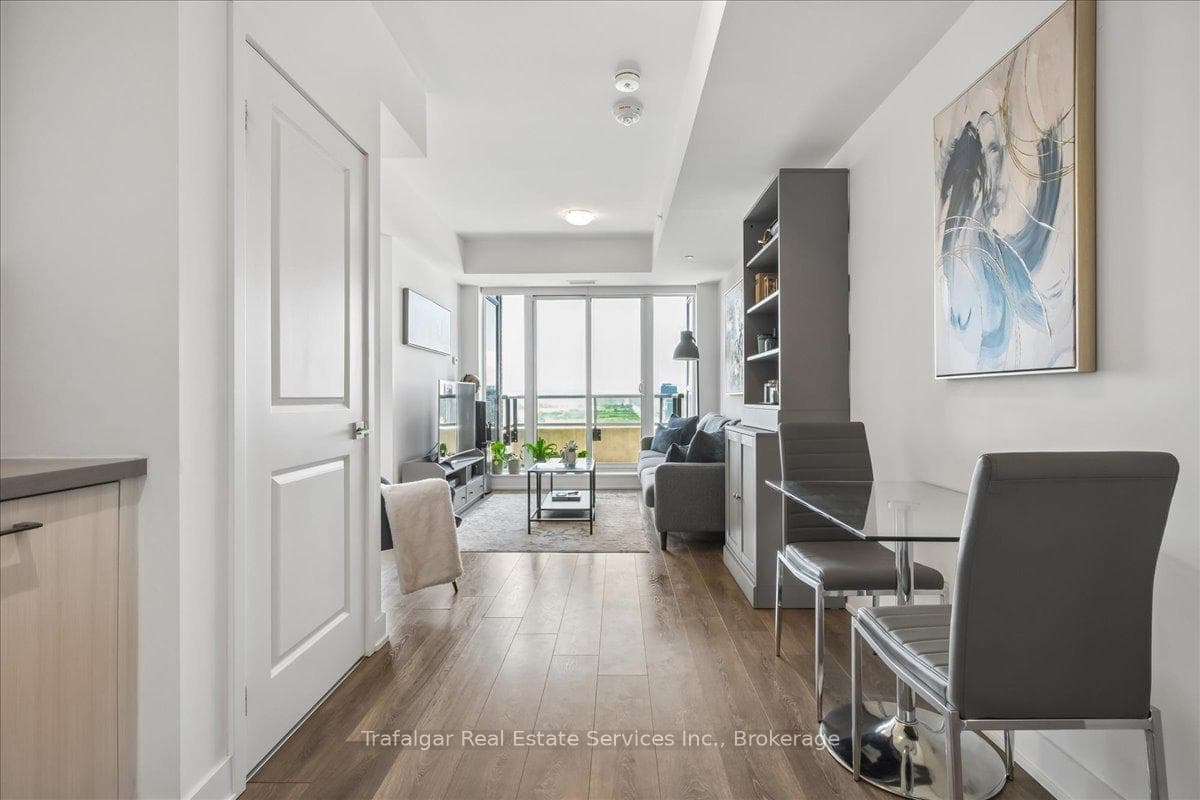 297 Oak Walk Drive Unit 1807 - Condo photo 12 of 35 in Oakville, Ontario