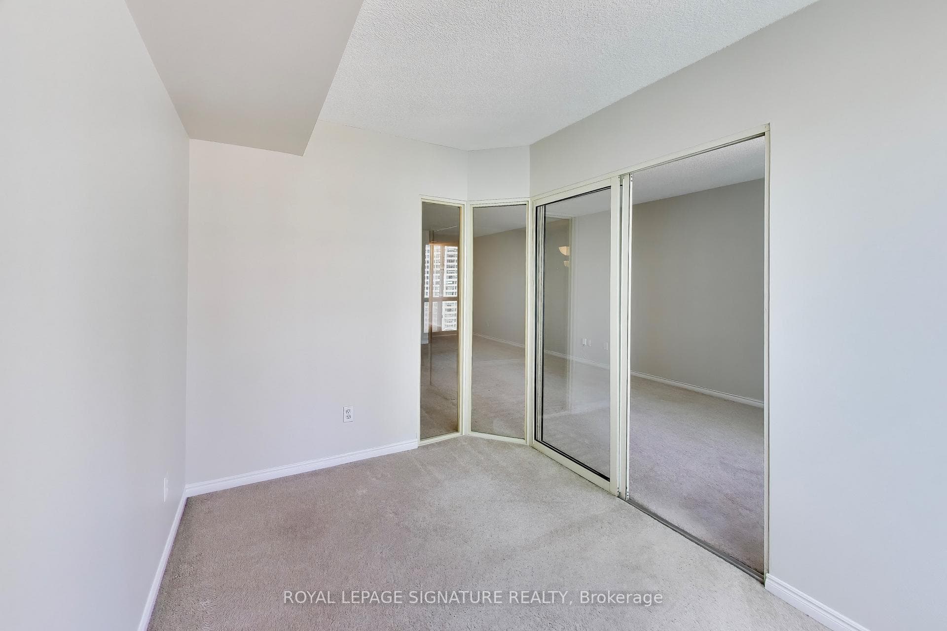 25 The Esplanade N/A Unit 2313 - Condo photo 8 of 32 in Regent Park / Cabbagetown / St. James Town, Ontario