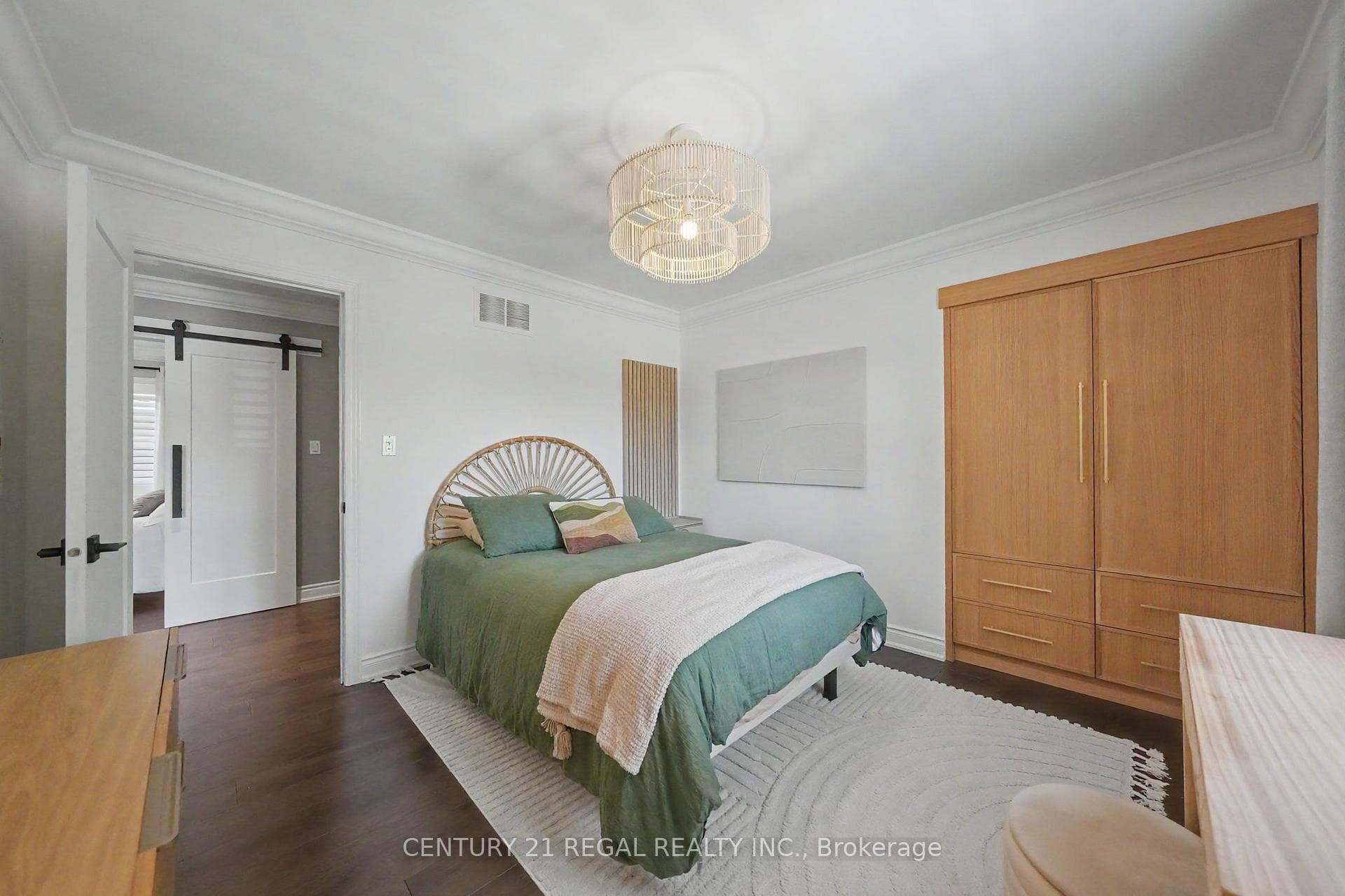 2260 Chickadee Crescent - Detached photo 21 of 47 in Oakville, Ontario