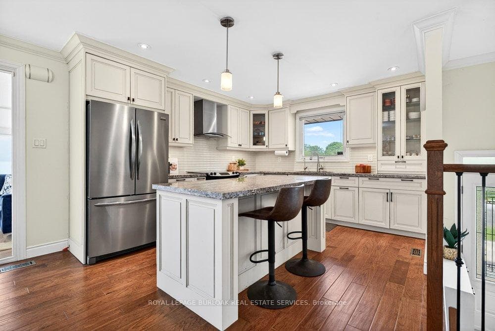 758 Francis Road - Detached photo 11 of 50 in Burlington, Ontario