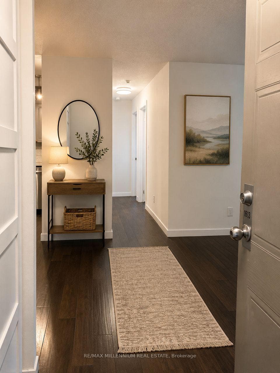 1480 Pilgrims Way Unit 1613 - Condo photo 3 of 17 in Oakville, Ontario