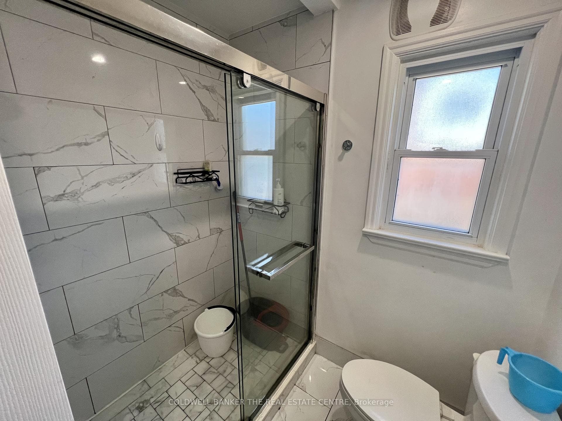 31 Sharpe Street Unit Upper - Detached photo 12 of 17 in Birch Cliff / Cliffside, Ontario