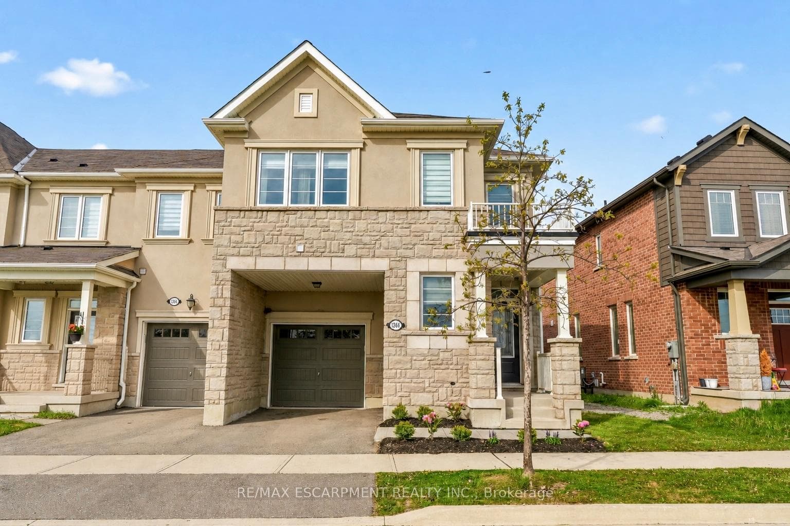 1364 Sycamore Garden - home for sale in Milton, Ontario