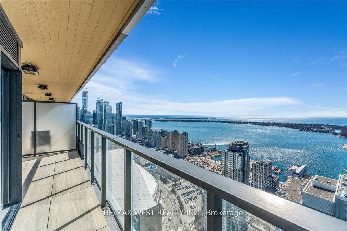 1 Concord Cityplace Way Unit 5709 - Condo photo 17 of 44 in Downtown Toronto / Waterfront, Ontario