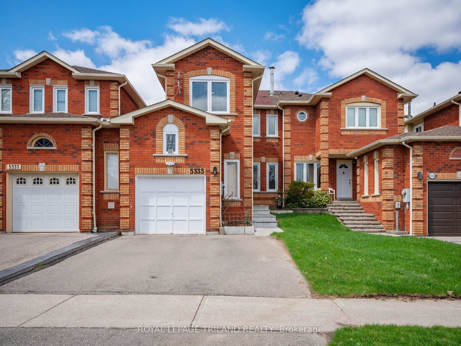 5335 Richborough Drive, Mississauga — home with in-law suite